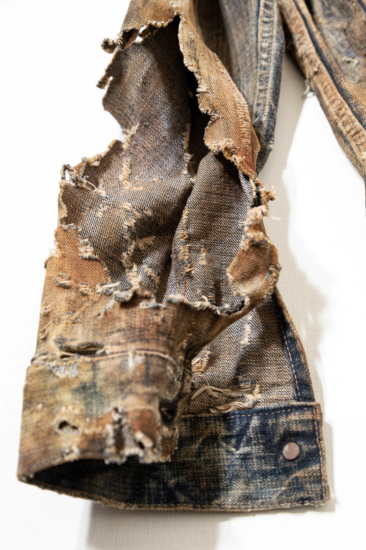 岡山のデニム加工会社 パンツ