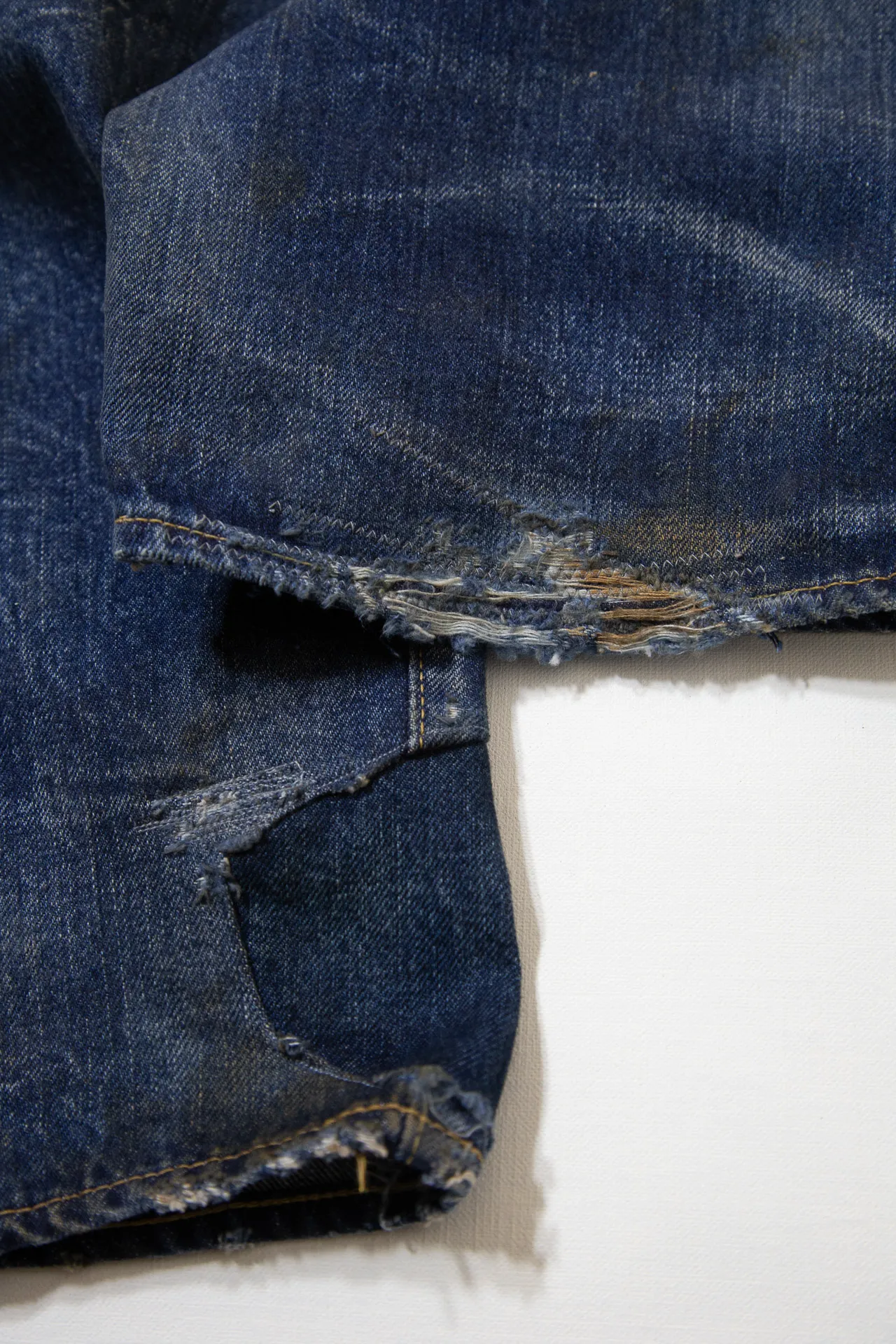 岡山のデニム加工会社 パンツ　裾