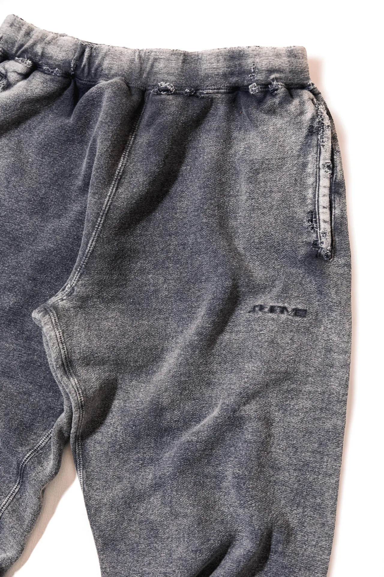 岡山のデニム加工会社 スウェットパンツ　アップ